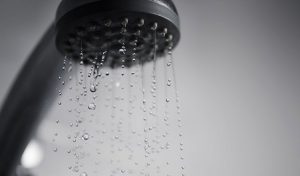 Làm sao để tăng áp lực nước cho vòi sen đúng cách tại nhà?