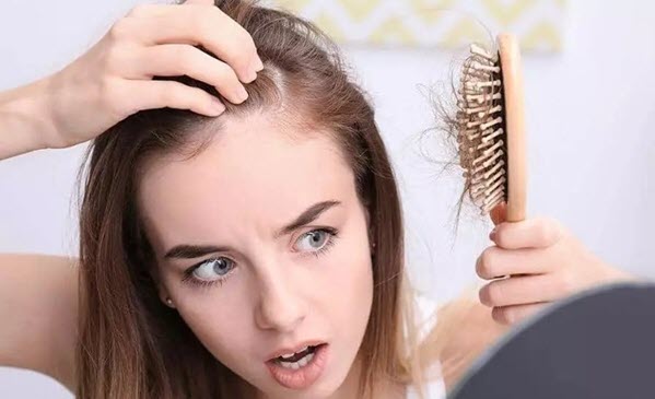 Một số nguyên nhân khiến bạn dễ rụng tóc