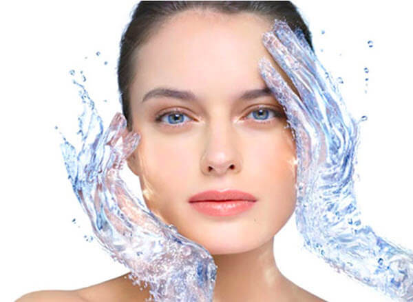 Sản phẩm kem dưỡng cấp nước cho da dầu mụn mang đến cho da sự căng bóng, mịn màng
