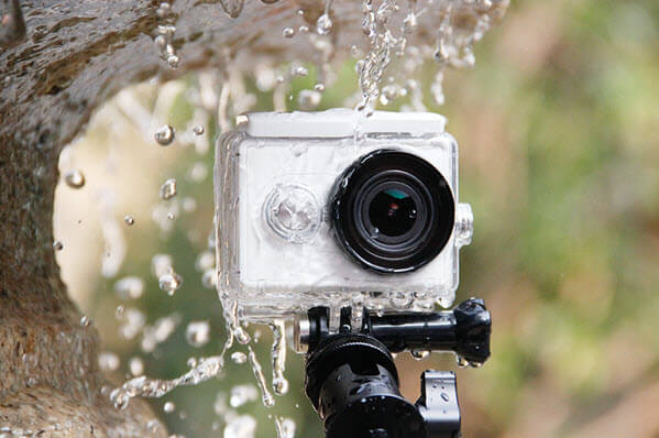 Nên chọn camera hành trình xe máy có khả năng chống nước, chịu được va đập