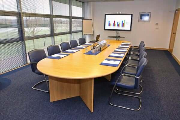 Ghế phòng họp tôn thêm vẻ sang trọng và đẳng cấp cho phòng họp