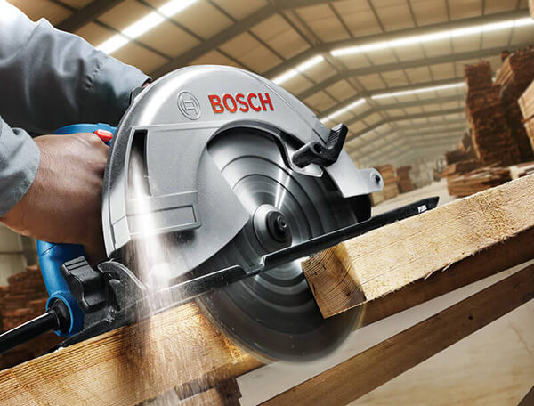Máy cắt gỗ cầm tay Bosch GKS 235 TURBO